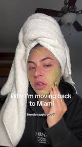 Nicole Vitali's Instagram, Twitter & Facebook