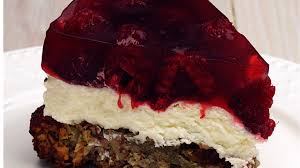 Video Und Rezept Himbeertorte Mit Mandelkruste Ein Club Of Cooks Rezept Himbeertorte Torten Himbeeren