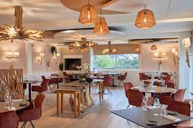 𝙀𝙣𝙫𝙞𝙚 𝙙'𝙪𝙣 𝙧𝙚𝙥𝙖𝙨 𝙖𝙪 𝙂𝙖𝙫𝙧𝙞𝙣𝙞𝙨 𝙥𝙤𝙪𝙧 𝙘𝙚 𝙢𝙤𝙞𝙨  𝙙𝙚 𝙙é𝙘𝙚𝙢𝙗𝙧𝙚 ? Profitez de cette fin d'année pour (re)découvrir le  Gavrinis 💫 En famille, entre amis ou entre collègues ? Il nous reste