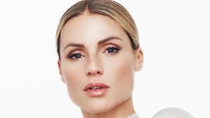 Luna moon rivas arrived at the location a little minutes