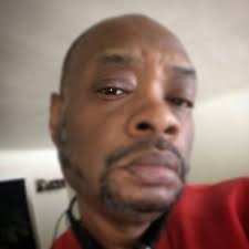 黒人の隣人の子供たちに泡を飛ばしてペッパーをかけた80歳の白人女性を逮捕