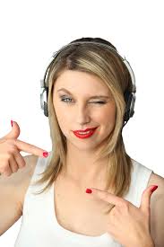 Hình ảnh Người Phụ Nữ Nháy Mắt Với Tai Nghe âm Thanh Mũ Bảo Hiểm Tóc Vàng  PNG , Ngón Tay Xòe Ra Phía Trước, Méo Mó, Chức Vụ PNG trong suốt