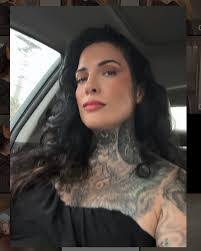 Lisa Bello's Instagram, Twitter & Facebook