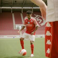 With 15 goals in the 13/14 season, shinji okazaki and andré schürrle hold the club record for most bundesliga goals in a single season! Mainz 05 English On Twitter A Red White Beauty Our New Home Kit Https T Co Fzc8dxojzu Upthemainz