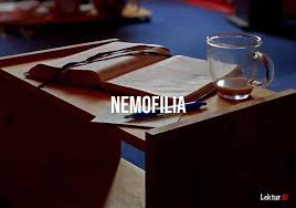 #pardyprompt #nemophilist #the forest within me #poets on tumblr #rhyming poetry #creative writing.nemophilist masuk ke dalam bahasa inggris yaitu bahasa jermanik yang pertama kali dituturkan di inggris pada abad pertengahan awal dan saat ini. Arti Kata Nemofilia Di Kamus Besar Bahasa Indonesia Kbbi Lektur Id