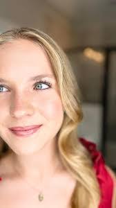 Ashley Linder's Instagram, Twitter & Facebook