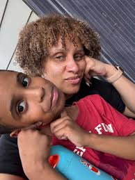 Sometimes you gotta hi-five yaself! • • • #inspiration #motivation #tgif  #boymom #boymomlife #blackexcellence #trapmom #blackmom #blackmomblogger  #blackboyjoy #brilliantblackboys #daniellelavon #toddlerlife  #momsofinstagram #toddlersofinstagram