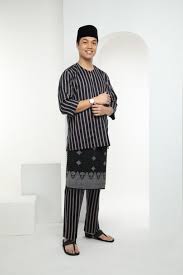 What was the relationship between malacca malay sultanate (kesultanan melayu melaka, 马六甲苏丹王朝/满剌加国) and great ming (大明, today's china)? Baju Melayu Panduan Busana Melayu Lengkap Omar Ali