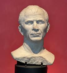 Caesar fuisse traditur excelsa statura, colore candido, teretibus membris,  nigris vegetisque oculis, valetudine prospera” (Caesar is said to have been  of tall stature, with a fair complexion, well-proportioned limbs, lively  and dark