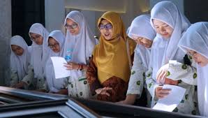 Sma khadijah surabaya, surabaya, indonesia. Sma Khadijah Surabaya Kunjungi Tiga Kampus Ternama Di Kota Malang Ini Tujuannya Times Indonesia