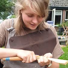 Workshop Lepelsnijden bij Aardewerkt in Hoorn