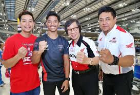 ก้อง สมเกียรติ จันทรา ยอดนักบิดไทย จากโครงการ ฮอนด้า เรซ ทู เดอะ ดรีม สร้างประวัติศาสตร์ ผงาดคว้าชัยชนะครั้งแรก ในศึก โมโตทู ชิงแชมป์โลก . à¸ªà¸¡à¹€à¸ à¸¢à¸£à¸• à¸ˆ à¸™à¸—à¸£à¸² Archives Grand Prix Online