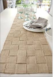 Diy Burlap Table Runner Pretty Table Runner Diy Burlap Table Runners Table Runner And Placemats