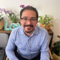 Sara Boyzo's Instagram, Twitter & Facebook