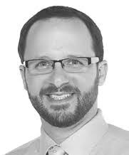 Arielle Barrow's Instagram, Twitter & Facebook