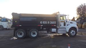 When it comes to gravel, an ideal average is about 3,000 lbs per yard. Dump Truck 10 Yd I 5 Rentals