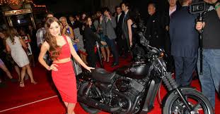 Scegli la consegna gratis per riparmiare di più. Captain America Motorcycle Is A Harley Davidson Street 750 Cycle World