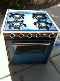 Vintage Frigking By Wedgewood Stove Oven From 1972 Road Runner Trailer Dashthe72roadrunnersjourney Vintage Oven Vintage Travel Trailers Stove Oven
