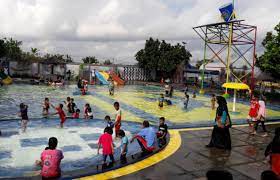 Obyek wisata water boom tirta djaya di cipancuh indramayu jawa barat merupakan wisata air yang ada di kota indramayu dan di gemari oleh masyarakat indramayu dan sekitarnya. Deretan Kolam Renang Di Ciamis Beserta Tiket Masuknya Trip Jalan Jalan