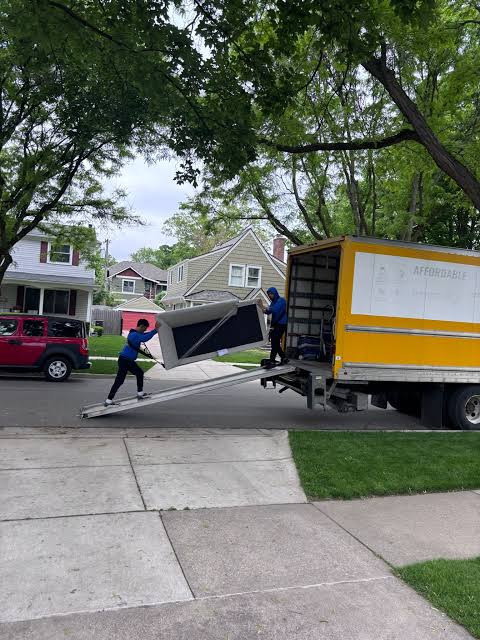 Residential moving services in Shelby Township Michigan