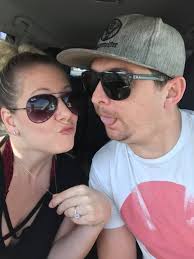 Happy Sunday everyone.. at the park.. what's the plans