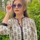 Pin af Annie Bahadur på Kurti neck designs