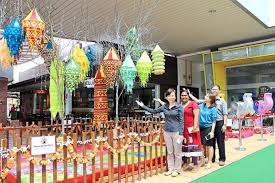 Semoga kalender cuti umum 2017 dan takwim cuti sekolah 2017 ini dapat membantu anda dalam membuat perancangan awal percutian keluarga seperti memilih destinasi, menyediakan bajet, membeli tiket penerbangan, menempah hotel dan sebagainya. Happy Deepavali Malaysia Ultimate Gift Guide