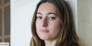 He wants to reassure her”: Marvel Star Natalie Portman Imposes Draconian  Rule