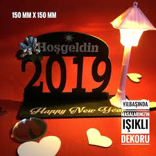 Yilbasi Isikli Masa Dekoru 24 50 Tl Ve Ucretsiz Kargo Ile N11 Com Da Di Ger Yilbasi Sus Ve Aksesuarlari Fiyati Dekorasyon Yilbasi Susleri Dekor Sus