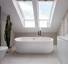 Unsere freistehenden badewannen verfügen selbstverständlich über günstige preise. Freistehende Whirlpool Badewanne Mit 12 Massage Dusen Led Fur 2 Personen Freistehend Supply24