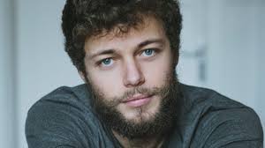 His age is 24 years old. Ludovico Tersigni Eta Altezza Peso Fidanzata Zio Famoso Della Tv