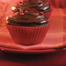 Petits Gateaux Epices Au Chocolat Ricardo Recipe Spicy Chocolate Chocolate Cupcakes Desserts