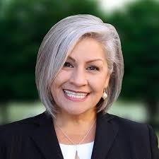 Lorena Tapia's Instagram, Twitter & Facebook