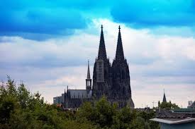 Dazu gehören die bistümer aachen, essen, limburg, münster und trier. Erzbistum Koln Leichter Anstieg Der Taufen Und Beerdigungen Zahl Der Kirchenaustritte Gesunken Citynews