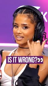 🎄𝗝𝗼𝗿𝗱𝗮𝗻 & 𝗣𝗲𝗿𝗿𝗶'𝘀 𝗞𝗜𝗦𝗦𝗠𝗔𝗦 𝗕𝗿𝘂𝗻𝗰𝗵🎄 Join  @jordanbanjo , @realperrikiely , @iamharrietrose and @tylerwestt for a  Bellini-fuelled, festive show with the BIGGEST bangers, plus all the best  bits from a WILD 2023 at