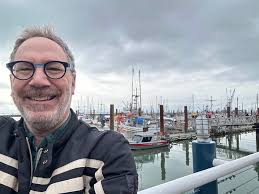 Tucked in between these two bikes. Should be safe while I explore a bit.