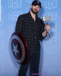 Chris At Seattles Ace Comic Con Held June 29 30 An Angel Just Look At Him Hes So Perfect And Cute And Omg Every Chris Evans Chris Evans Captain America Evan