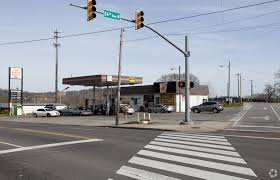 What is halfway between nashville and clarksville? 2600 Clarksville Pike Nashville Tn 37208 Loopnet Com