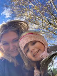 Hi everyone! My name is Claire and I'm looking to pick up babysitting gigs  outside of my full time job. I'm located downtown but am willing to travel.  A little about me