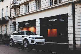 Se, se it also features enhanced exterior and interior styling. 2018 Land Rover Range Rover Evoque Review Ratings Specs Prices And Photos The Car Connection