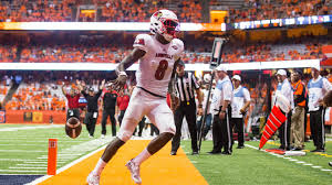 Friday night, the louisville quarterback was just one rushing yard from becoming the first player in ncaa history with 400 yards passing and 200 yards rushing as the no. Remembering The Time Lamar Jackson Leaped Over A Syracuse Defender In College Sporting News