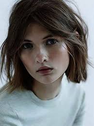 The wedge haircut is so named for the half moon shape it creates at the back of the head. Most Attractive Medium Wavy Hairstyles In 2019 The Hair Trend