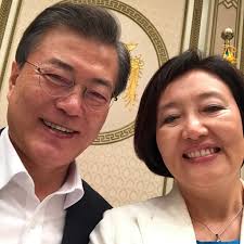 행거치프 정용진, 원피스 이부진 그룹 총수의 패션이 말하는 것. ë°•ì˜ì„  Park Youngsun Twitter