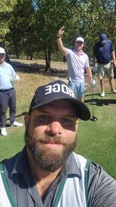 samdarnold is a big golf guy 😂