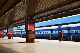 India S Cleanest Railway Stations Are In Gujarat Bihar And Up Have The Dirtiest Says Survey Railway Station Indian Railways Railway