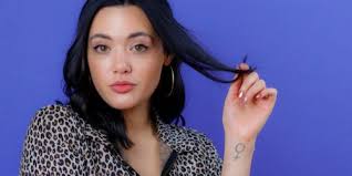 Celebrities with middle name: Julia