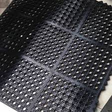 Beli keset karet kamar mandi online berkualitas dengan harga murah terbaru 2021 di tokopedia! 90x90 Keset Karpet Karet Berlubang Lubang Anti Slip Licin Lantai Shopee Indonesia