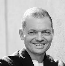 The team by your side