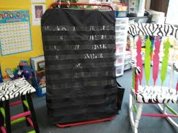 the very busy first graders diy black pocket chart