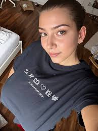 Maya Singer on X: @sunnyrayxo Are these big enough for you?🤔  t.co4bymiZ57EJ t.cookcFzSMz85  X